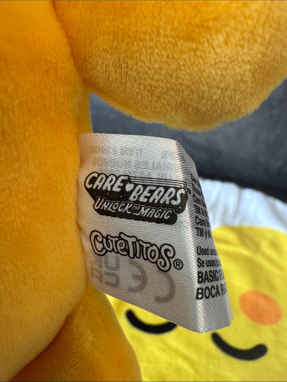 Care Bears Cutetitos Funshine Bear Plush Character Blanket with Heart Nose - Picture 3 of 7